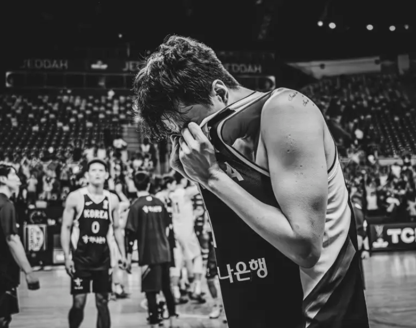 情况有些不, 来是李贤重, dingy