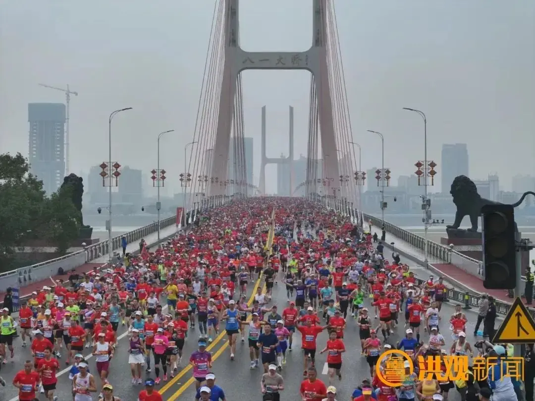 的吸引力, 对青年群体, 赛的忠实粉