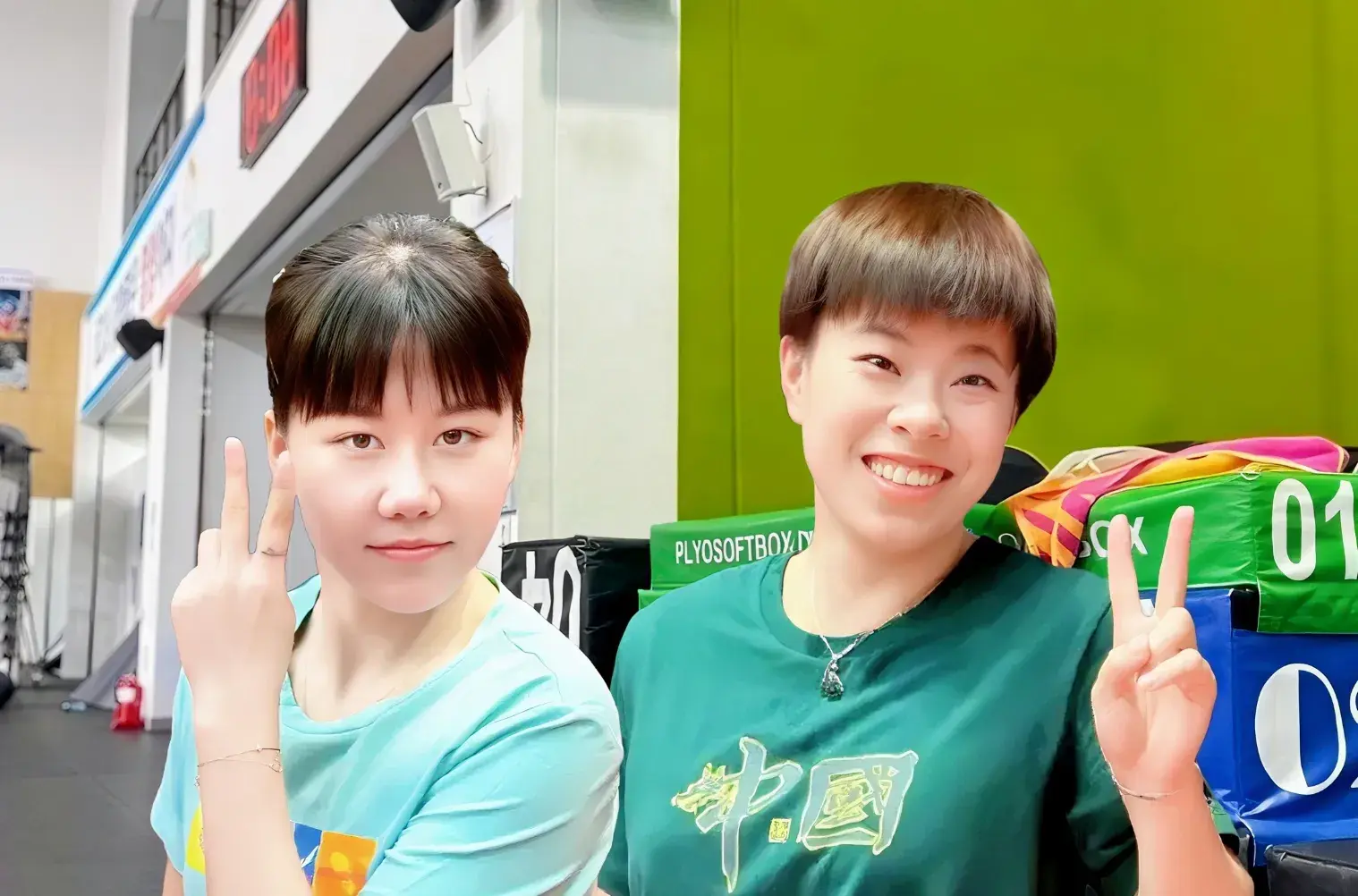 手袁嘉楠和, 陈幸同前两