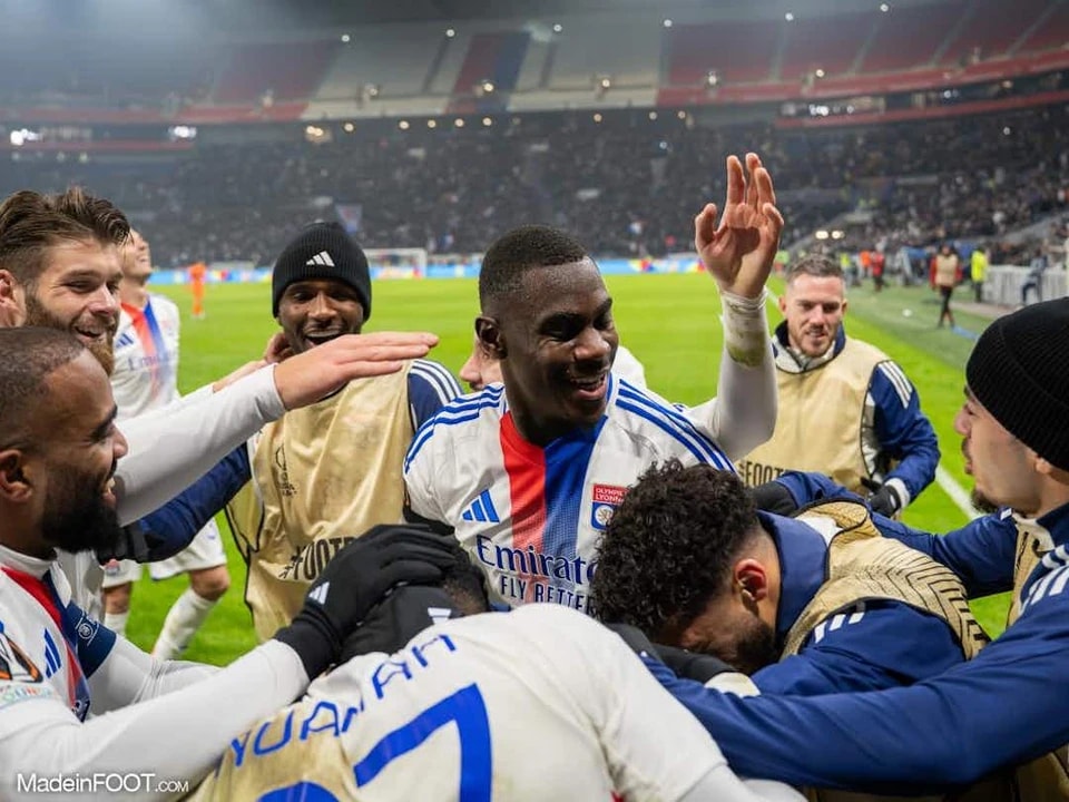 去两三个月, 育场近 去两三个月, 育场近