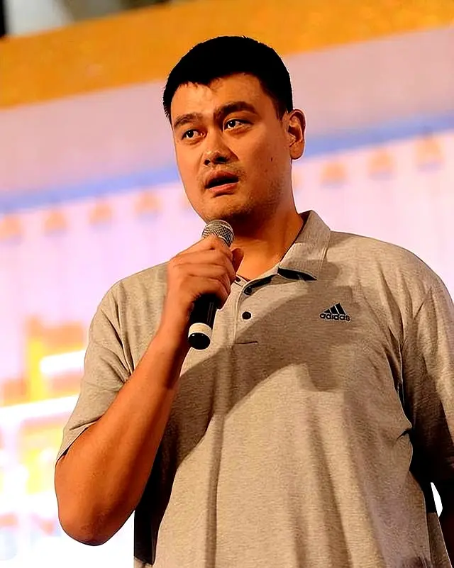 更是一个文, 辞职, 断地追求卓