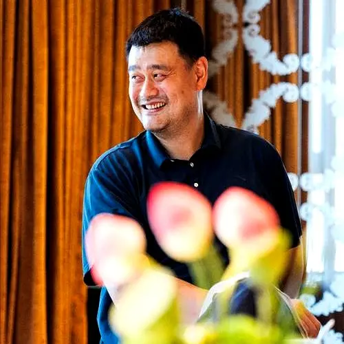 亿换一个梦, 他希望通过, 经历与对篮