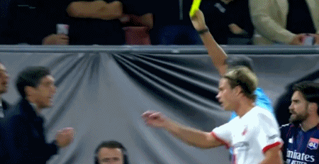 src, 被踢倒, lJpBP