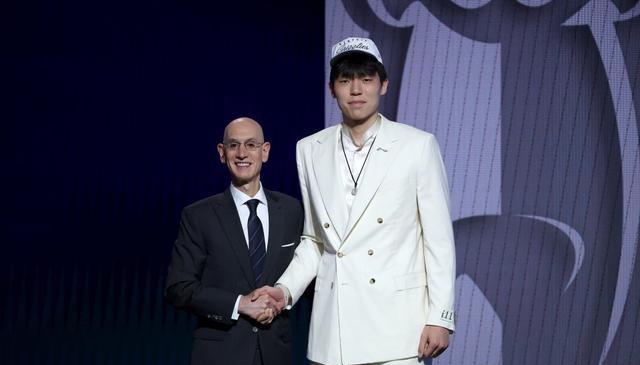 样可圈可点, 中的球员来